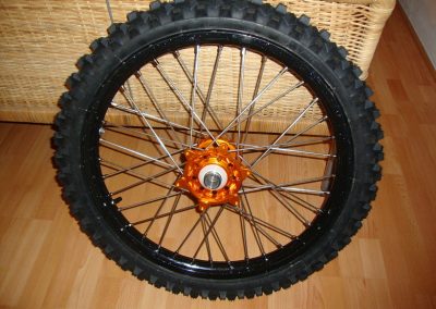 KTM 250 SX front rim & tire by Cobra Motorsport - Cobramotorsport.nl