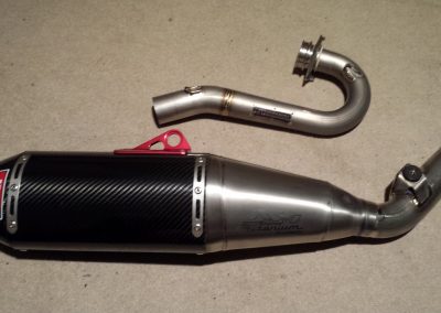 Yoshimura Titanium uitlaat met Carbon demper montage by Cobra Motorsport. Cobramotorsport.nl